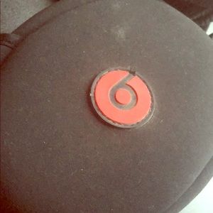 I have a pair of Dre beats (Blue)(Wired)